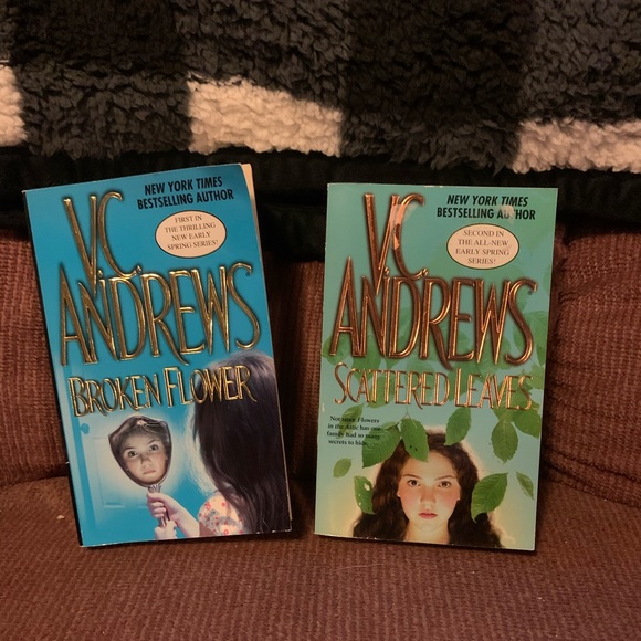 V. C. Andrews 2 book bundle - Picture 1 of 9